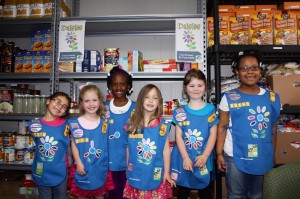 daisy girl scouts Give Back to Community with Food Drive