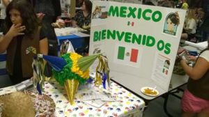 mexico-world-thinking-day-2016-pinata