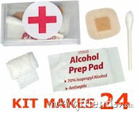 Girl Scout Mini First Aid Kit with Supplies via @gsleader411