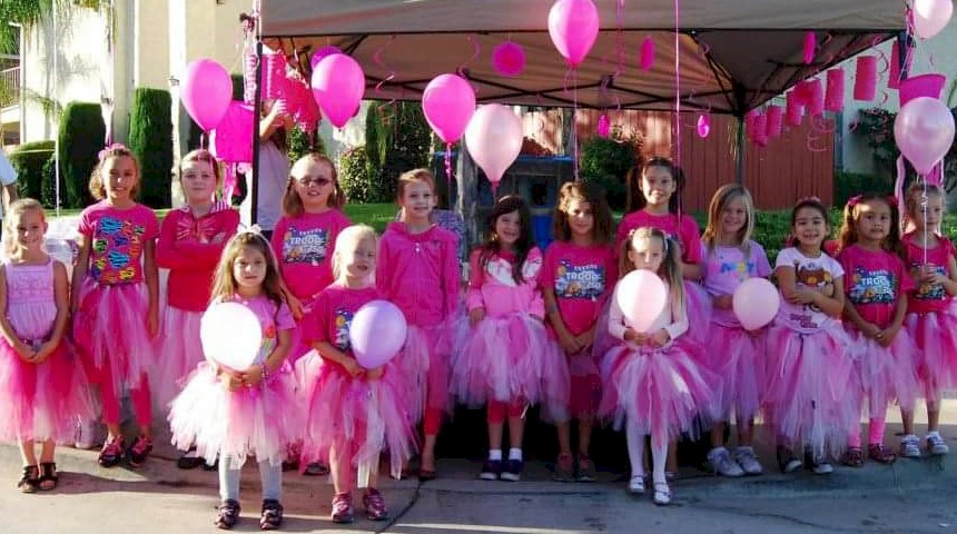 Multi level Girl Scout troop community service