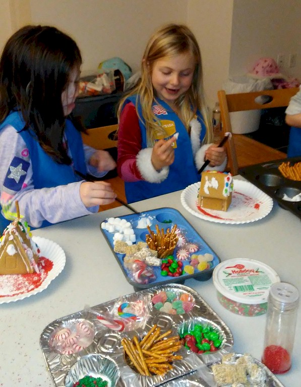 Daisy Girl Scouts Gingerbread Houses