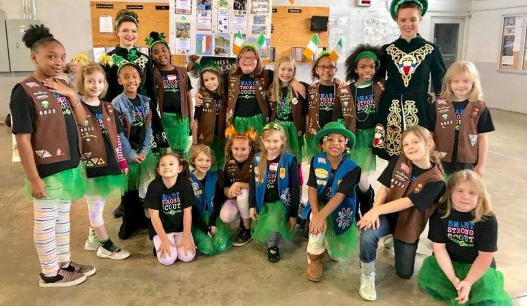 Brownie Girl Scouts on celebrate St. Patrick's day.