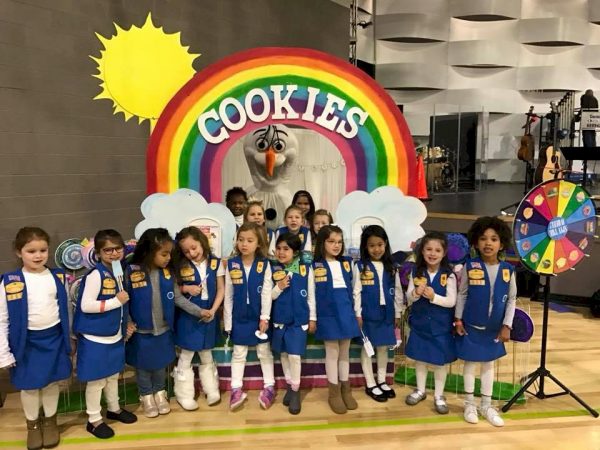 Daisy Girl Scouts Selling Cookies