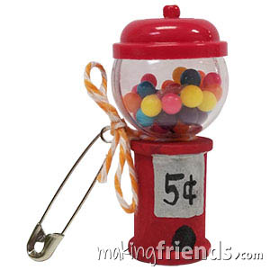 OMG. Not only are these the cutest crafts for swapping you will ever see, they are just the right size for your American Girl Doll. #makingfriends #swaps #gsswaps #friendshipswaps #swapkits #bubblegum #bubblegumswapkit via @gsleader411