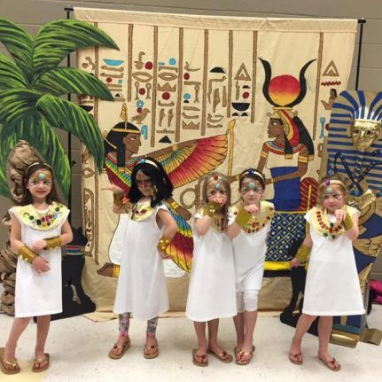 Daisy Girl Scouts Celebrate Thinking Day