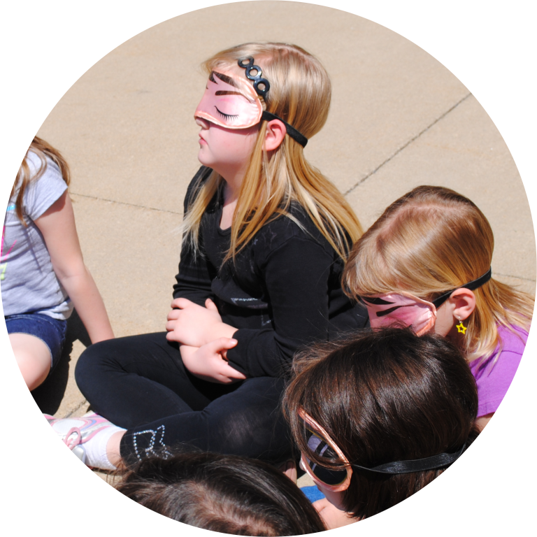 Brownie Girl Scout earning the Senses badge